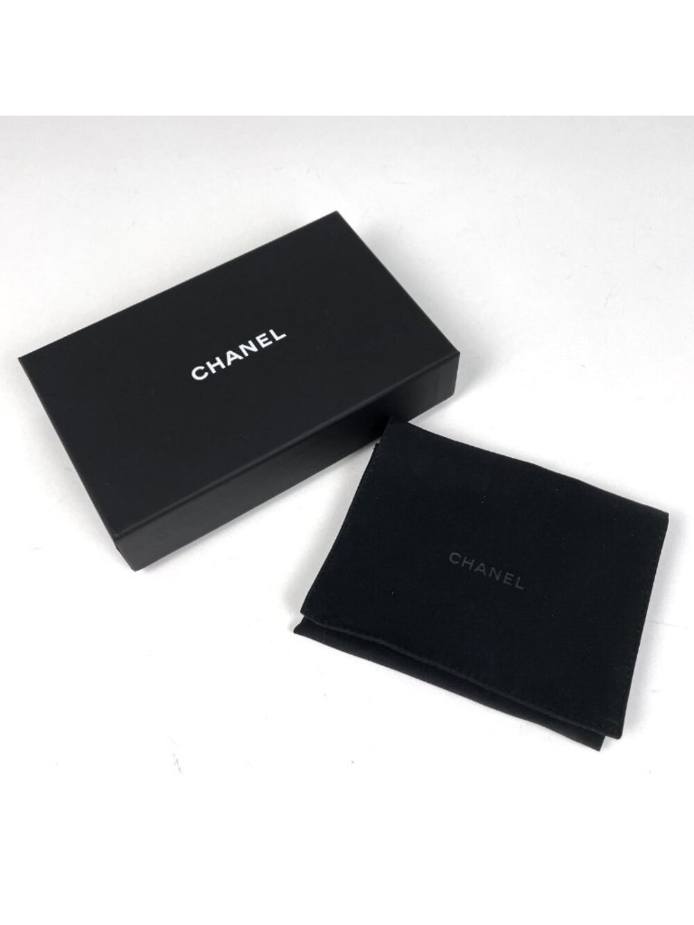 Chanel CC Logo Bifold Wallet Caviar Leather White - Picture 9 of 9